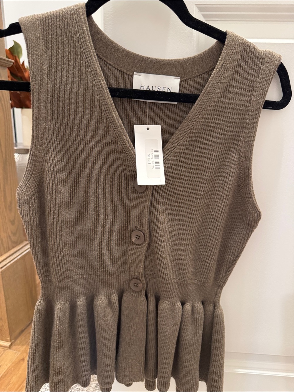 Hausen Gia Sleeveless Ribbed Button-Front Top in Taupe